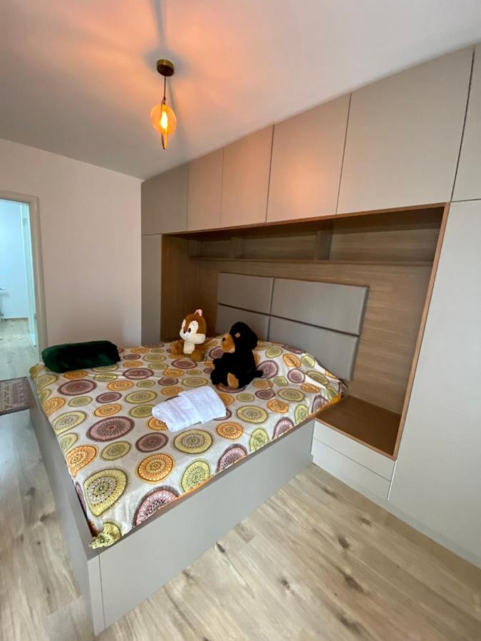 Elegant Apartment In City Centre Pristina Eksteriør billede