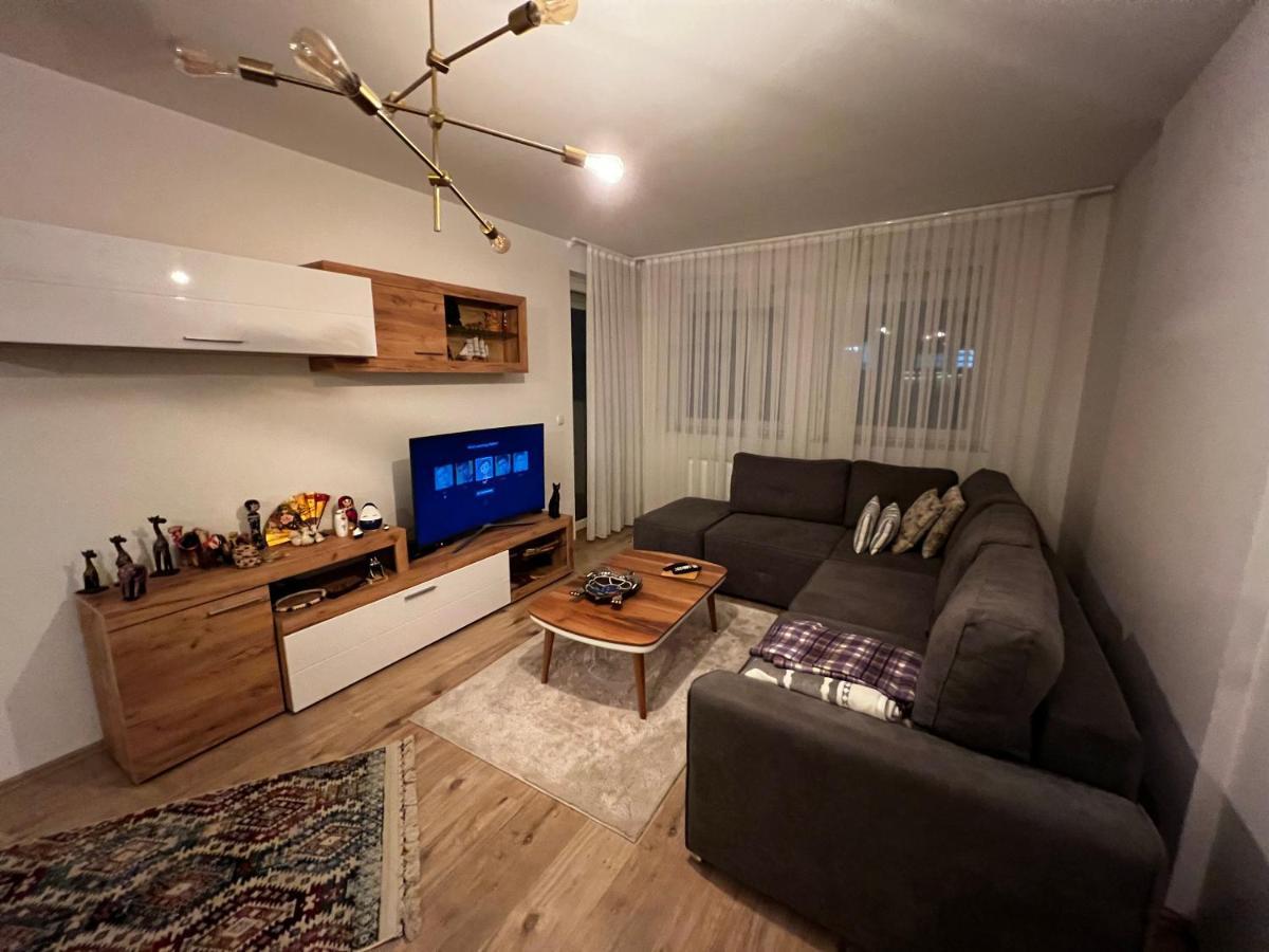 Elegant Apartment In City Centre Pristina Eksteriør billede