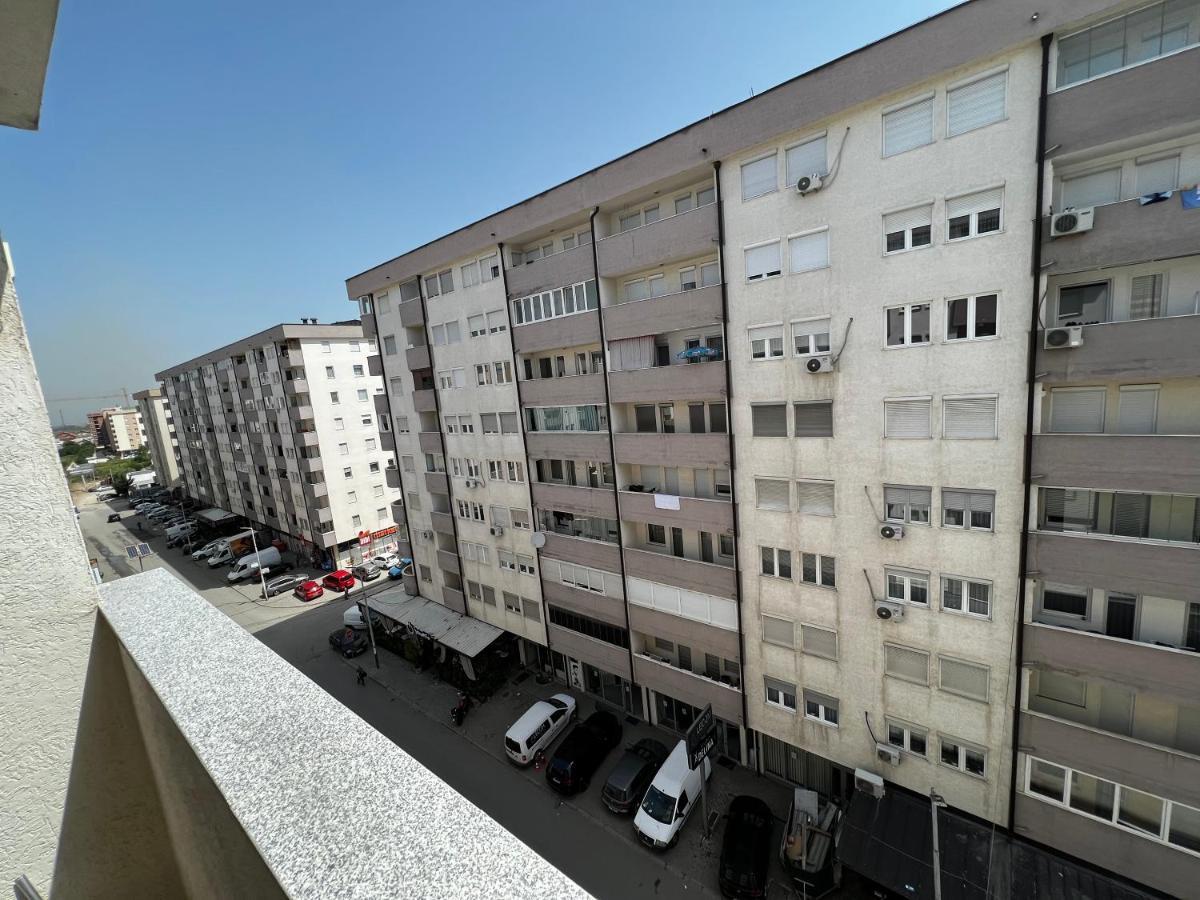 Elegant Apartment In City Centre Pristina Eksteriør billede