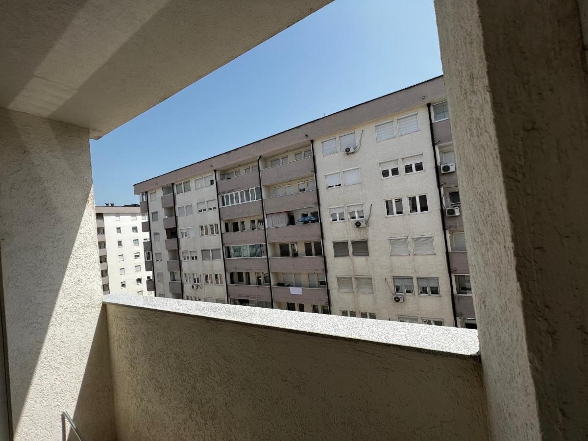 Elegant Apartment In City Centre Pristina Eksteriør billede