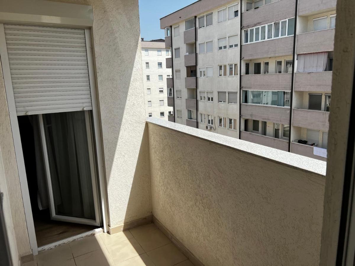 Elegant Apartment In City Centre Pristina Eksteriør billede
