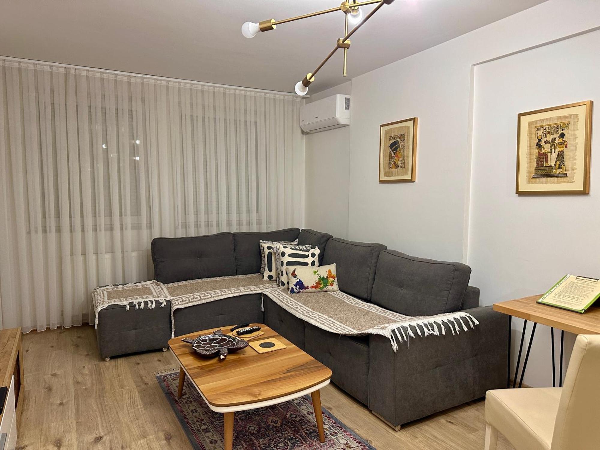 Elegant Apartment In City Centre Pristina Eksteriør billede